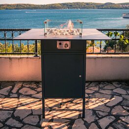 Slava high 100 x 100 cm h 103 cm voor 6 personen Slava high 100 x 100 cm h 103 cm voor 6 personen